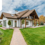 vrbo Hotels vs Traditional Stays for Families